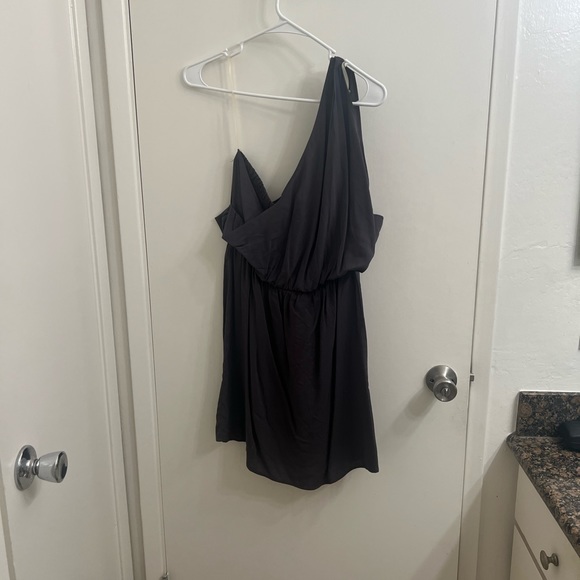 Paisley and Ivy size medium one shoulder dress. Grey. - Picture 2 of 3